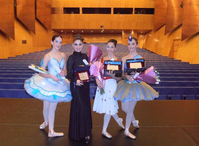 DANZAS JÓVENES BAILARINES