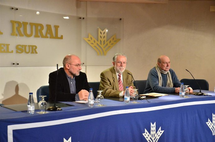 Jaime De Vicente, Junto A Aramburu Y Julio González. 