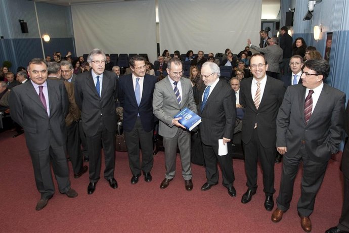 O conselleiro de Educación e Ordenación Universitaria, Xesús Vázquez Abad, o sec