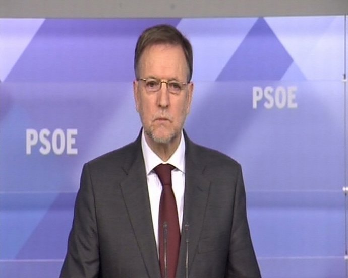 Iglesias anuncia los nombres de las mesas del Parlamento