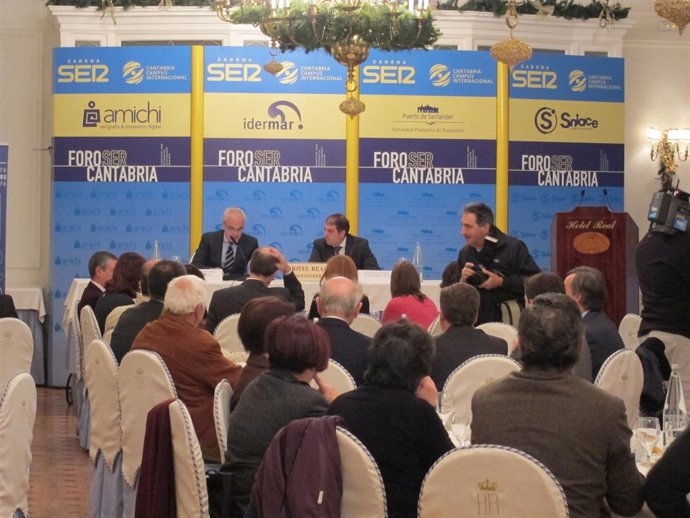 Amor En Su Intervención En Foro Cantabria