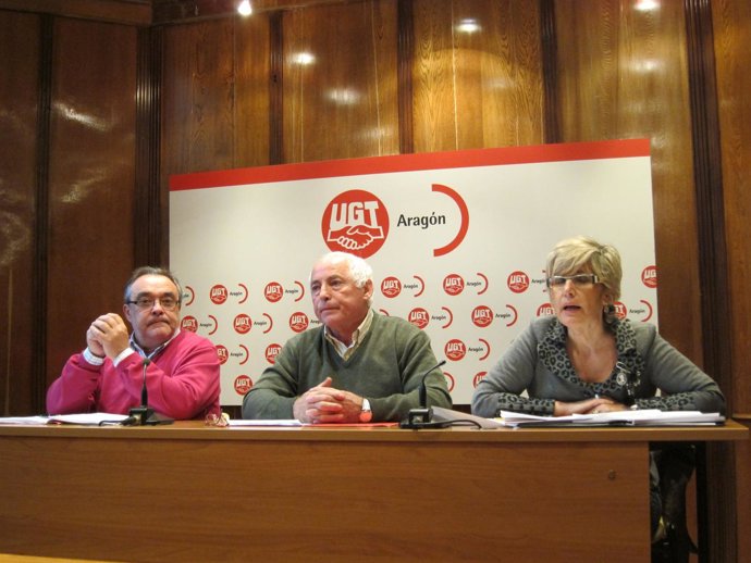 Miembros Del FITAG UGT Aragón Y La Directora Provincial De La Tesorería General
