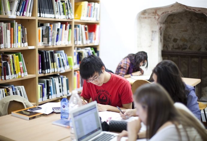 Estudiantes En IE University