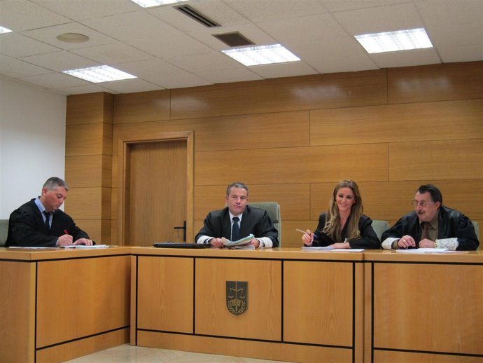 Juicio Al Militar Jordano Acusado De Cincelar Palacio De Carlos V