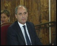 Camps, siempre acompañado de su mujer y su abogado, se muestra con semblante tranquilo el primer día de juicio