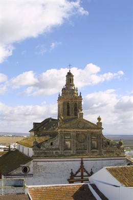 La Parroquia De Santa María La Blanca, En Fuentes De Andalucía.