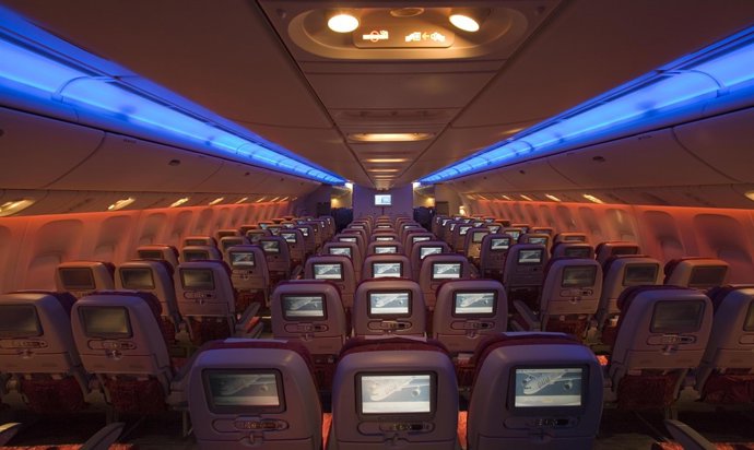 Cabina De Pasajeros De Un Avión De Qatar Airways