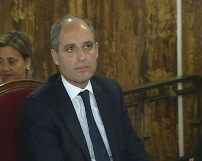 Camps En Su Juicio De 'La Causa De Los Trajes'