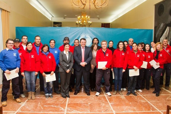 Eduardo Muñoz Y Esperanza Cortés En La Entrega De Los Diplomas. 
