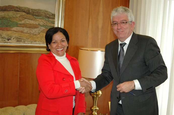 La ULE Y Homeexpro Firman Un Acuerdo.