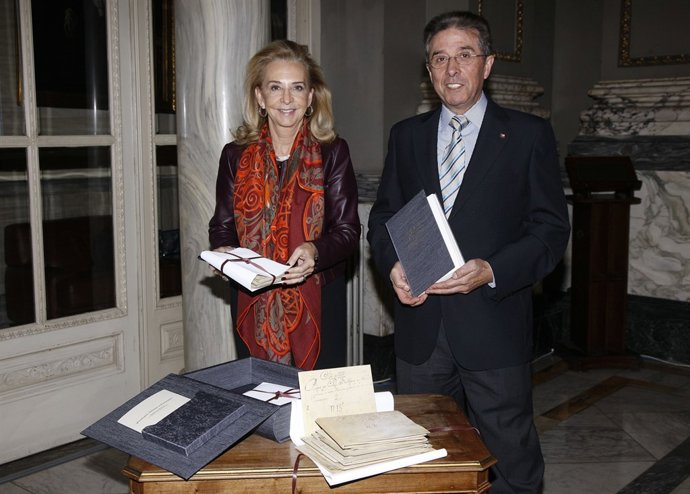 Mayrén Beneyto Y José Hinojosa Montalvo Presentan El Material Editado.