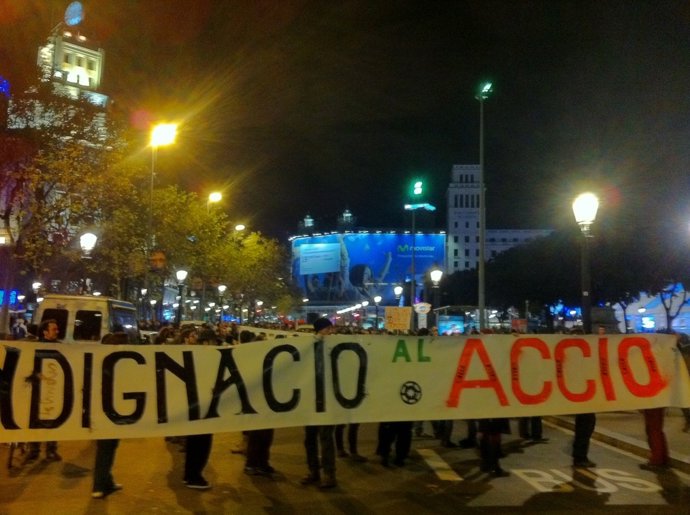 'Indignados' Se Manifiestan En Plaza Catalunya