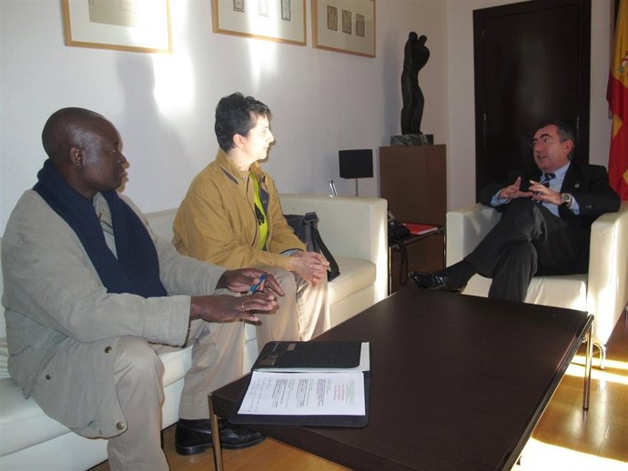 Campos Recibe Al Director Del Centro De Estudios De La Unión Africana