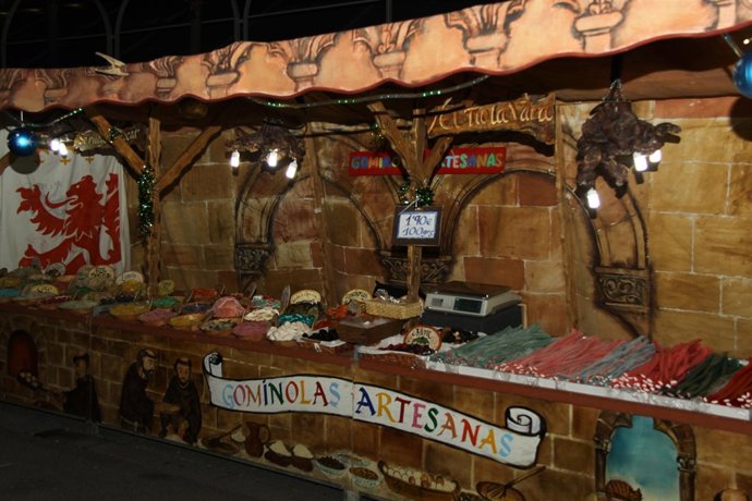 Puesto De Mercadillo Navideño En Marina D'or