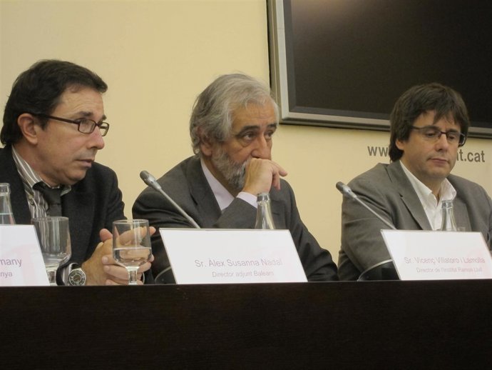 Àlex Susanna, Vicenç Villatoro (IRL) Y Carles Puigdemont (Ciu)