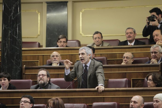 Llamazares, Indignado En El Congreso