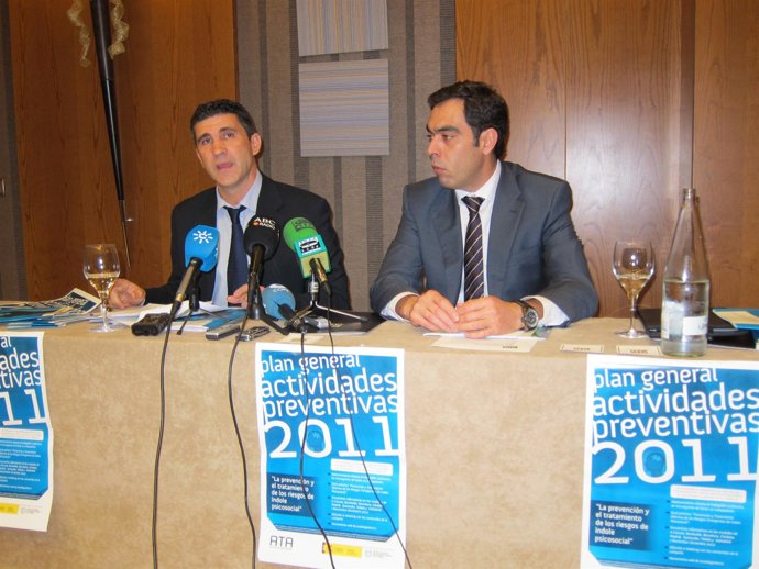 Perea Y Amor Durante La Rueda De Prensa