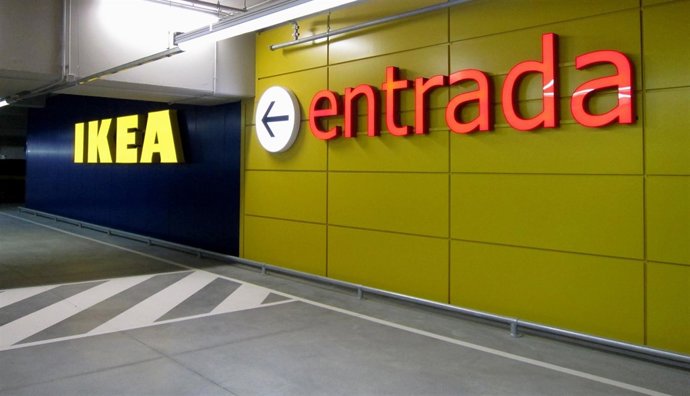 Entrada A Tienda De Ikea En Arroyo De La Encomienda (Valladolid)