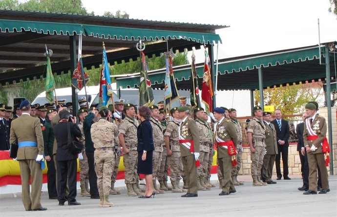 La Reina Doña Sofía Durante El Homenaje En El Cuartel De Rabasa En Alicante