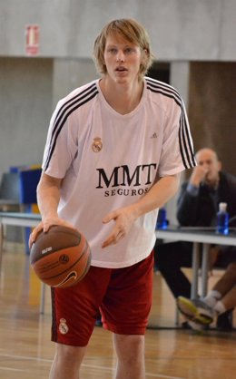 Kyle Singler Entrenando Con El Real Madrid Baloncesto