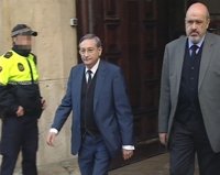 El juez, ante la pitada de farmacéuticos en el exterior: "no se inquieten, que no vamos a ser invadidos"