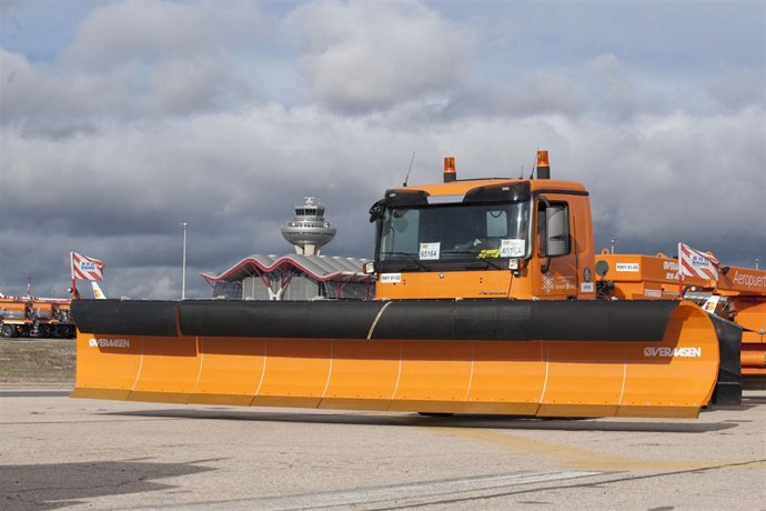 Imagen De Las Máquinas Del Plan Invernal Barajas