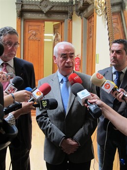 El Consejero De Turismo, Comercio Y Deporte, Luciano Alonso