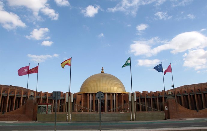 Palacio De Exposiciones Y Congresos De Sevilla (Fibes)