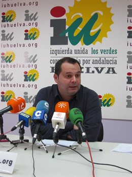 El Diputado De IULV-CA, Rafael Sánchez Rufo, Ante Los Medios.