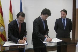 Raúl Marqueta Y Mario Garcés Firman El Convenio