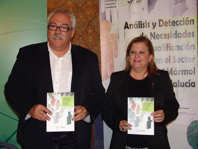 El Director De La Escuela Del Mármol, Miguel Morilla, Y La Delegada De Empleo