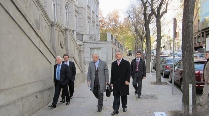 El Juez Baltasar Garzón, A La Entrada Del Tribunal Supremo