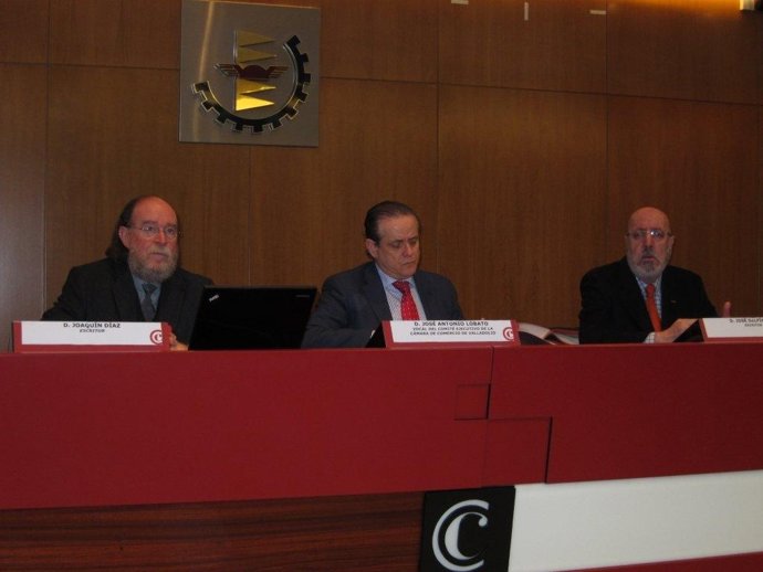 Díaz (I), Lobato (C) Y Val (D)