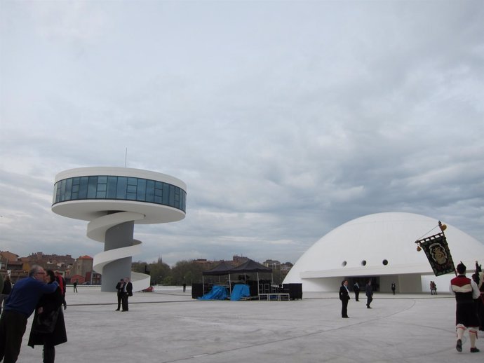 Centro Niemeyer. Día de la inauguración.
