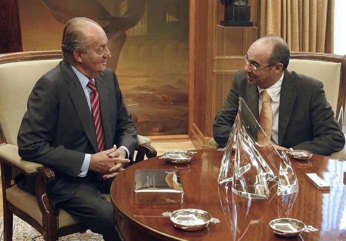 El Rey Conversa Con El Diputado Del BNG Francisco Jesús Jorquera