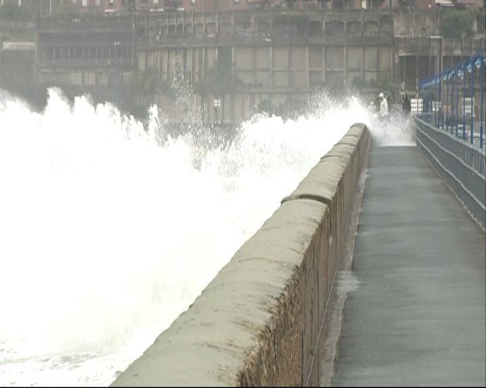 Oleaje Registrado En La Playa De Ereaga, En Getxo (Bizkaia)