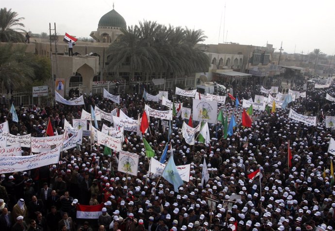 Manifestación Antiestadounidense En La Ciudad Iraquí De Faluya