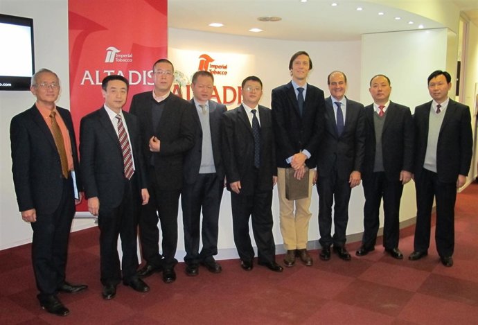 Jaime Gil-Robles, Directivo De Altadis, Con La Delegación China