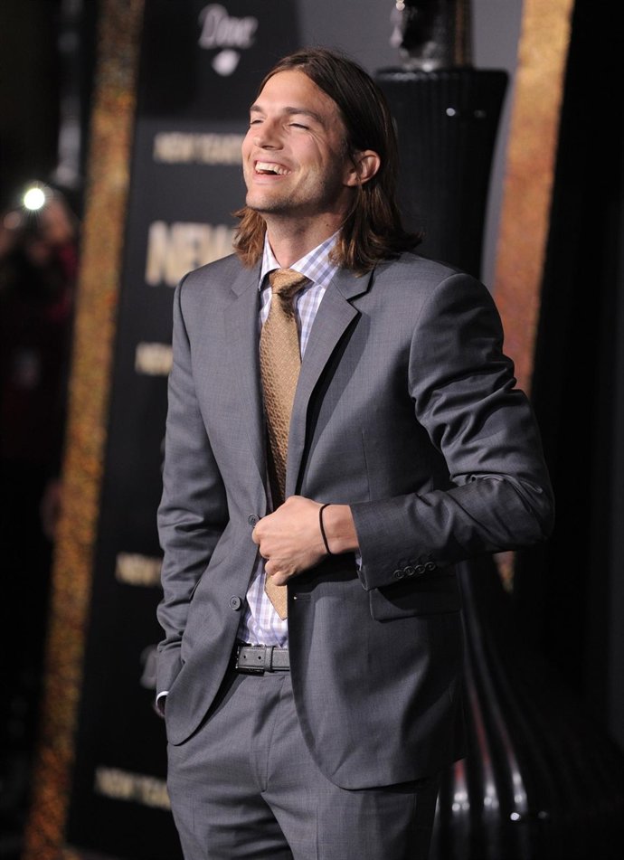 Ashton Kutcher Risueño