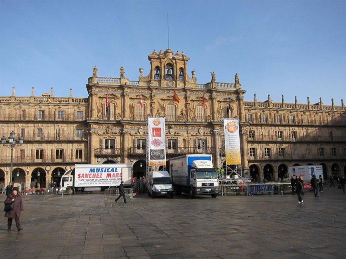 Preparativos En El Escenario De La Nochevieja Universitaria De Salamanca
