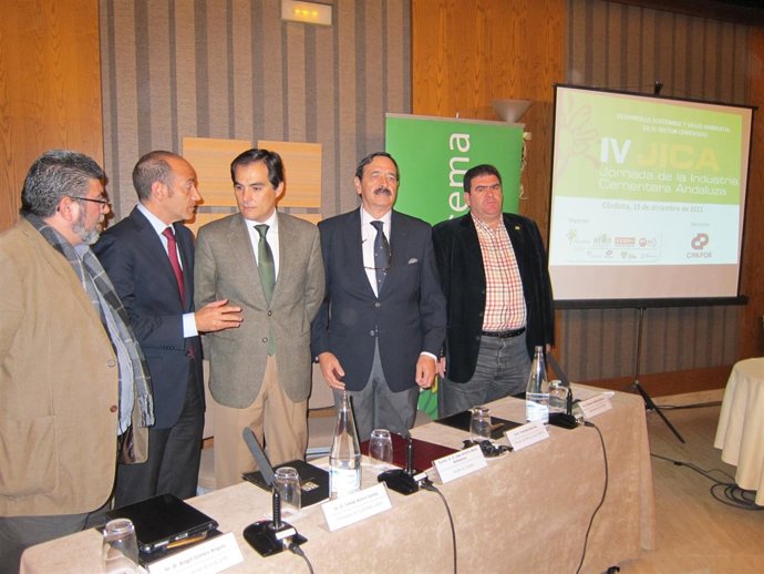 Azorín Charla Con Nieto En El Acto Inaugural