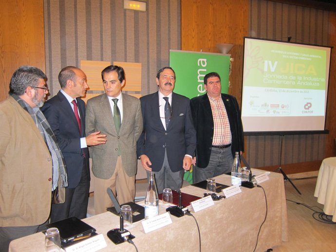 Azorín Charla Con Nieto En El Acto Inaugural