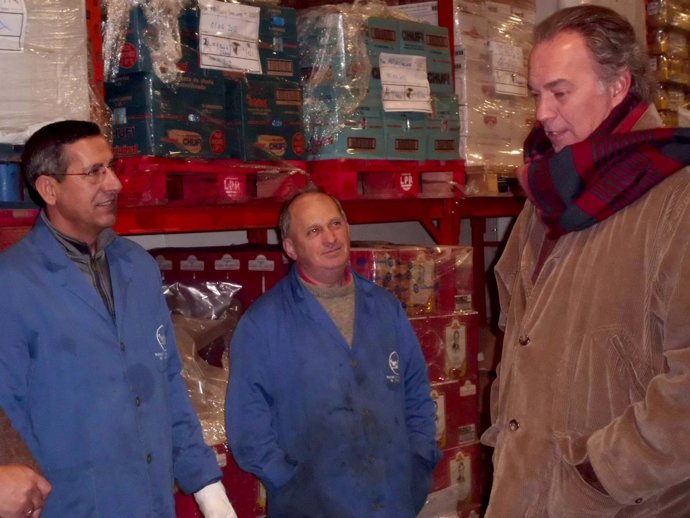 Bertín Osborne Con Voluntarios Del Banco De Alimentos De Valladolid