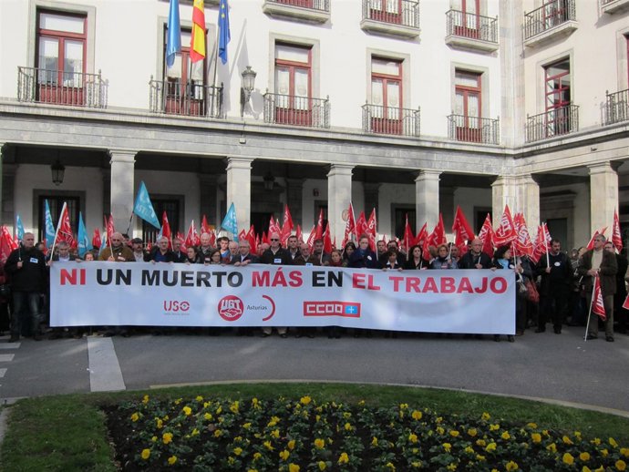 Concentración De UGT, CCOO Y USO Contra La Sinistralidad Laboral