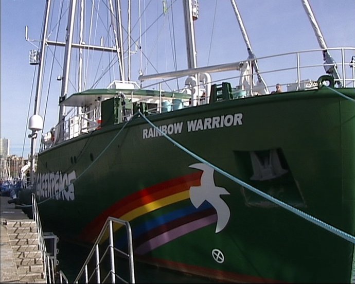 El 'Rainbow Warrior' Llega A Barcelona