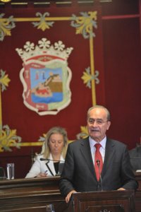 De la Torre defiende la partida para el Museo de las Gemas y dice que responde al "estilo serio" del PP