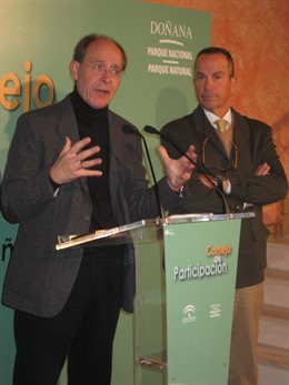 El Consejero De Medio Ambiente, José Juan Díaz Trillo, En El Consejo De Doñana.