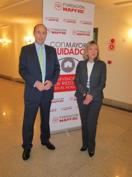 Antonio Guzmán (I) Y Cristina Klimowitz (D)