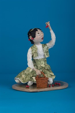 Una Figura De Papel Maché Del Belén