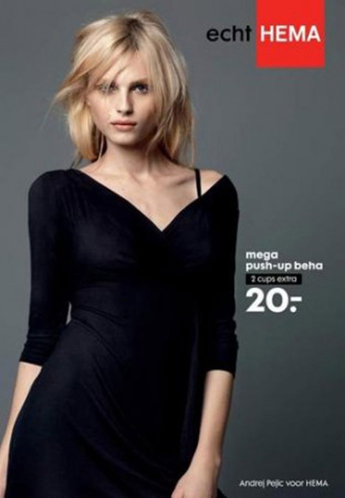 Andrej Pejic En Un Anuncio De Sujetadores 